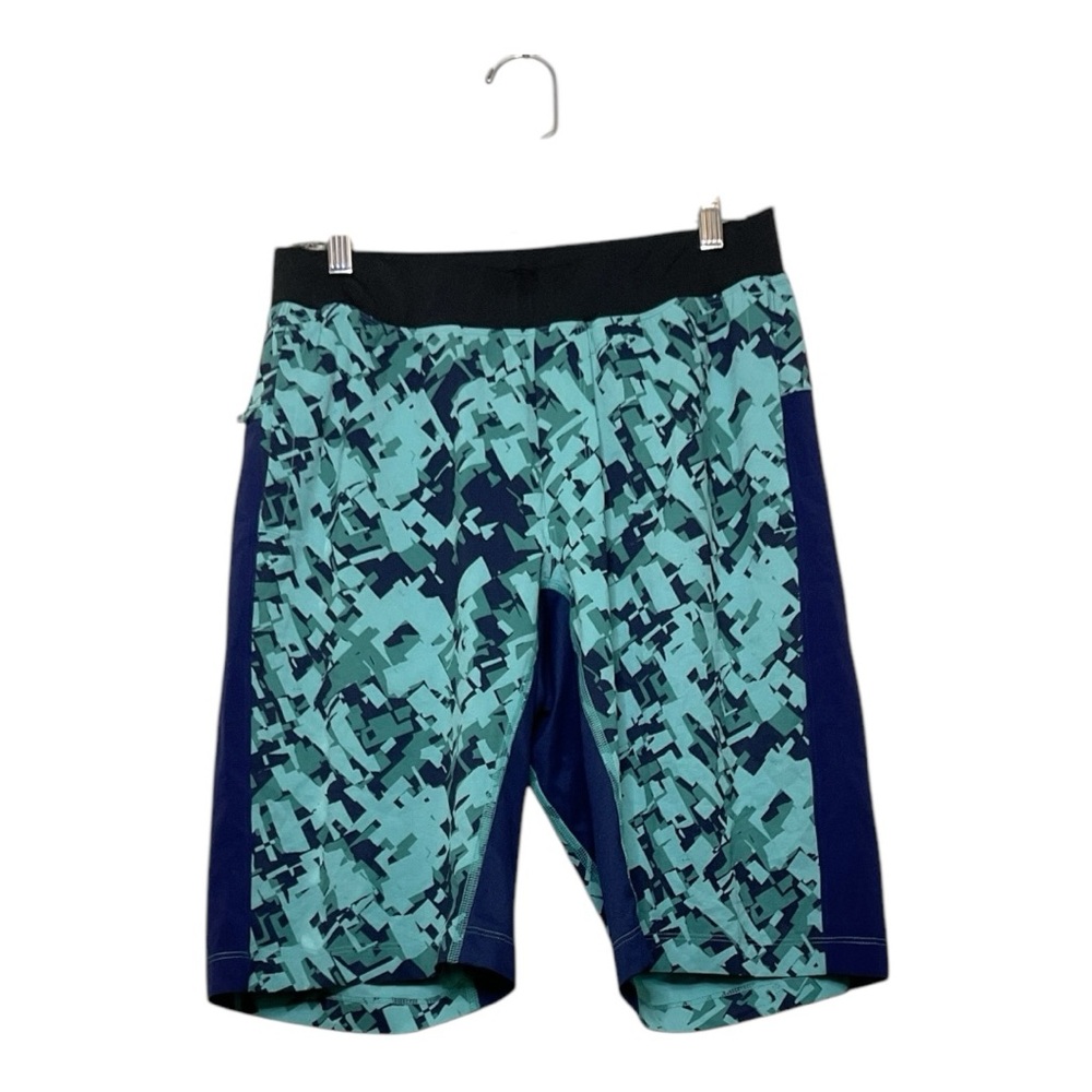 Men’s Lululemon Pace Breaker shorts, size 29 ( couldn’t fit size)